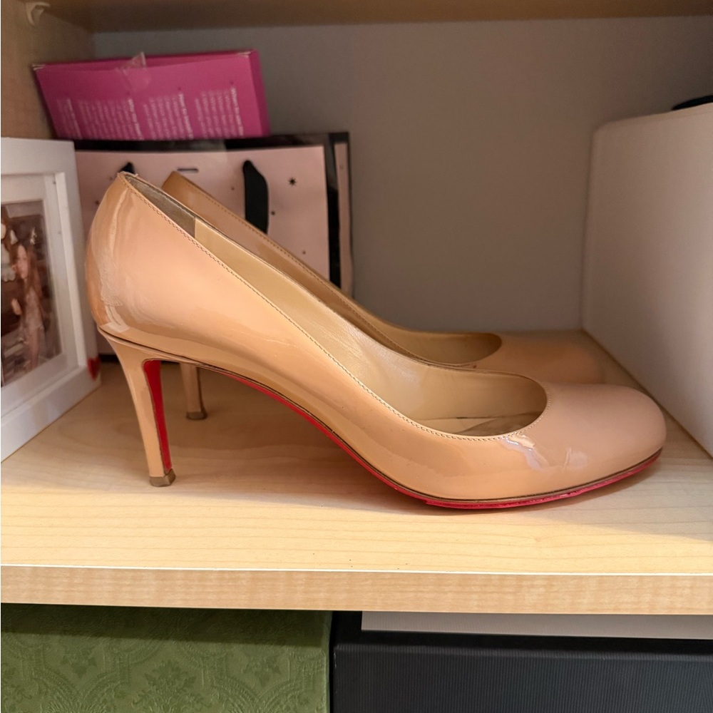 Elegant Nude Pumps with Red Soles